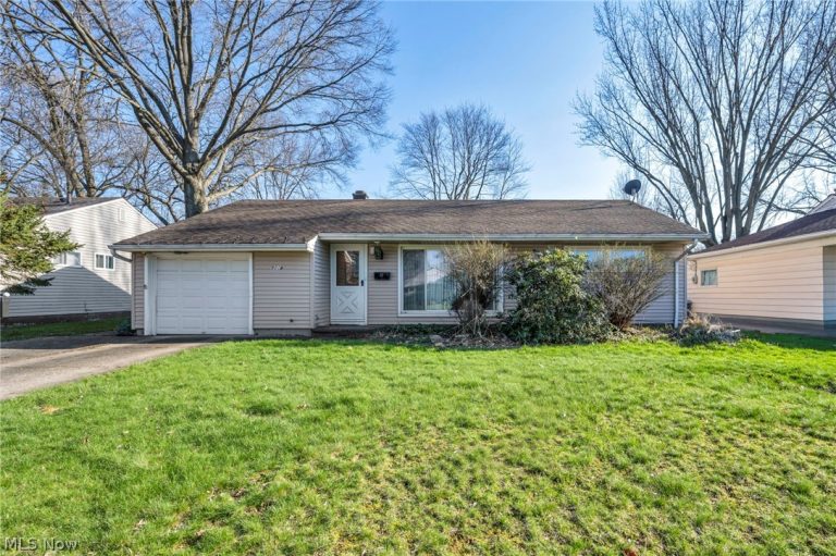 9019 Newkirk Drive, Parma Heights, OH - Photo 2