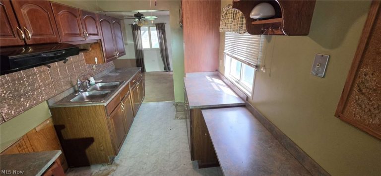 13304 Wilton Avenue, Cleveland, OH - Photo 8