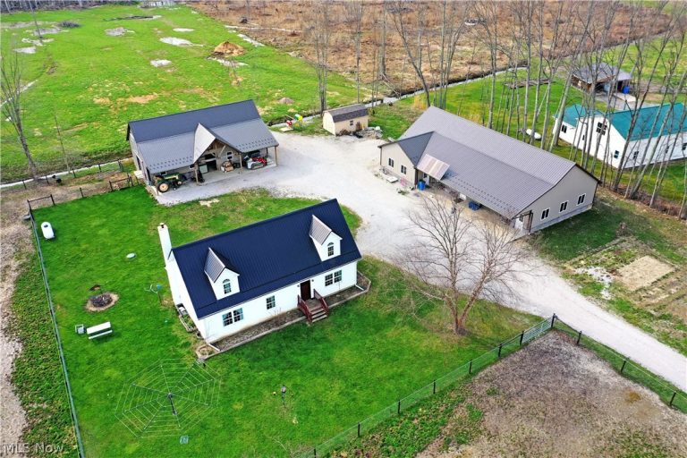 4429 Ireland Road, Rome, OH - Photo 2