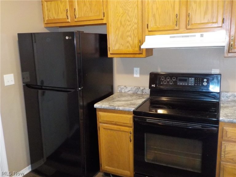 5027 Clifton Avenue, Lorain, OH - Photo 5