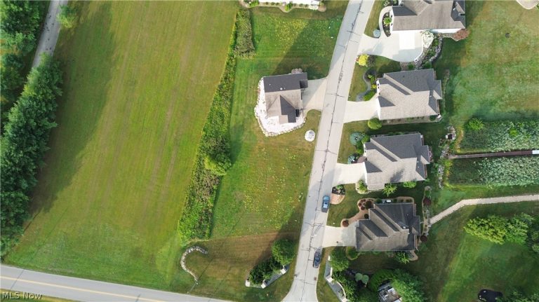 31 Shores Drive, Poland, OH - Photo 7