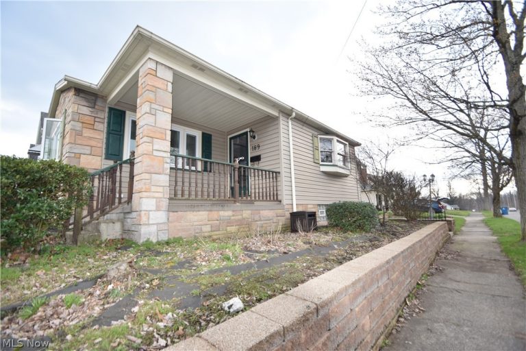 189 Center Street, Struthers, OH - Photo 3