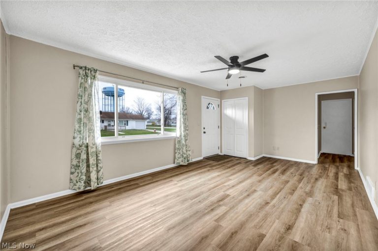 604 Bell Avenue, Elyria, OH - Photo 6