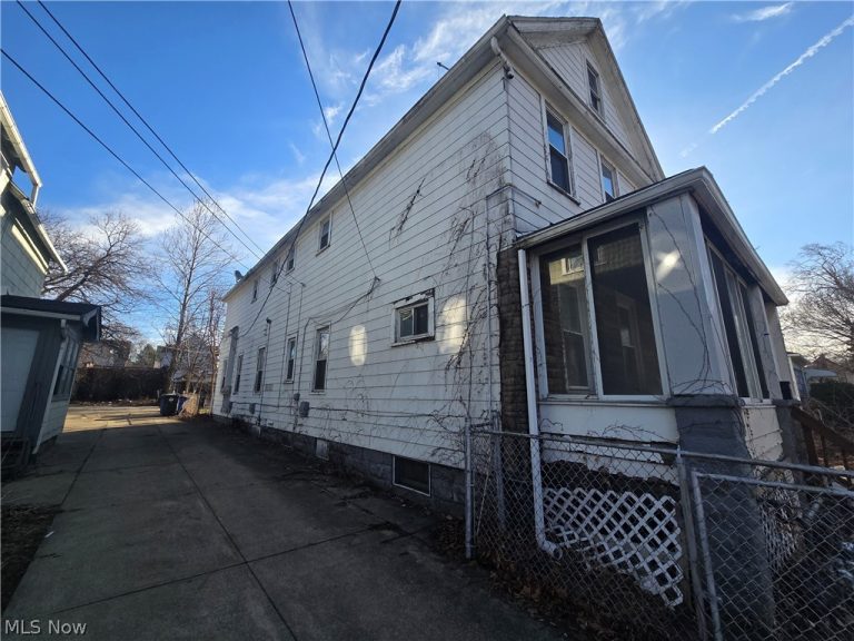 1087 64th Street, Cleveland, OH - Photo 2