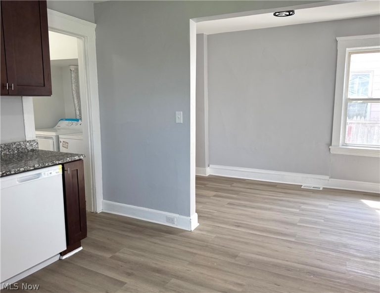 3143 104th Street, Cleveland, OH - Photo 3