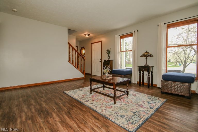 5459 Oak Ridge Drive, Willoughby, OH - Photo 6