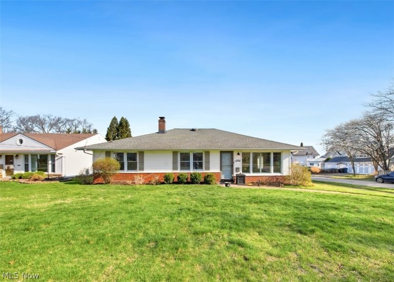 23904 Lake Road, Bay Village, OH, 44140