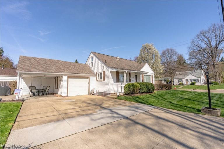 1345 Lipton Avenue, North Canton, OH - Photo 2