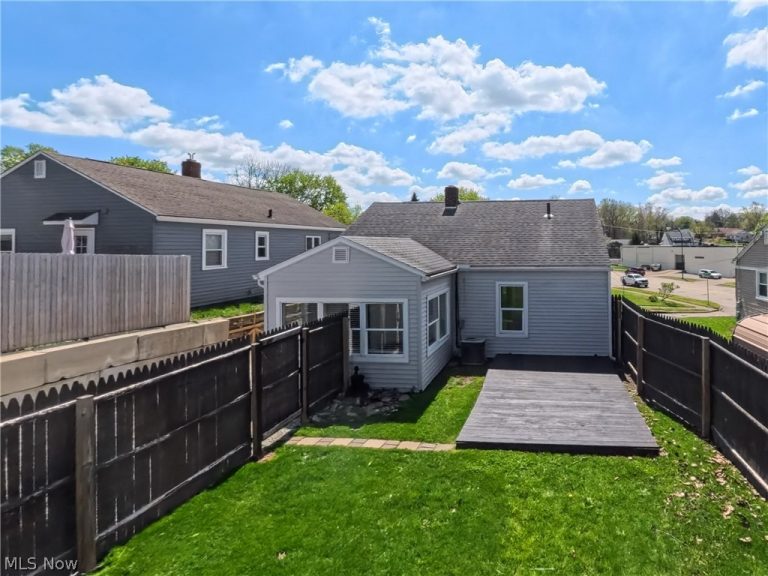 2455 Albrecht Avenue, Akron, OH - Photo 2