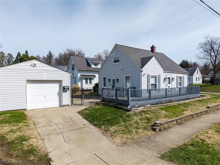 1293 Tioga Avenue, Akron, OH - Photo 3