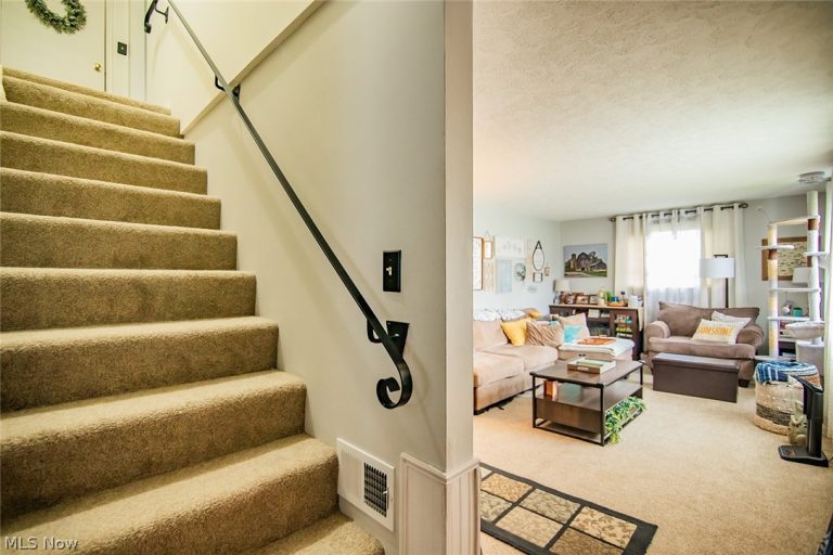 1102 4th Street, Belpre, OH - Photo 5