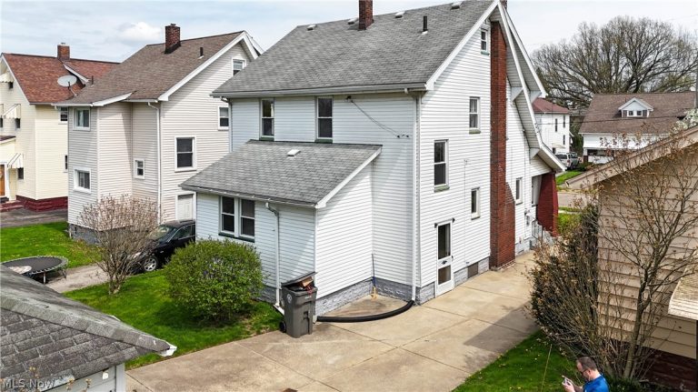 122 Bon Air Avenue, Youngstown, OH - Photo 3