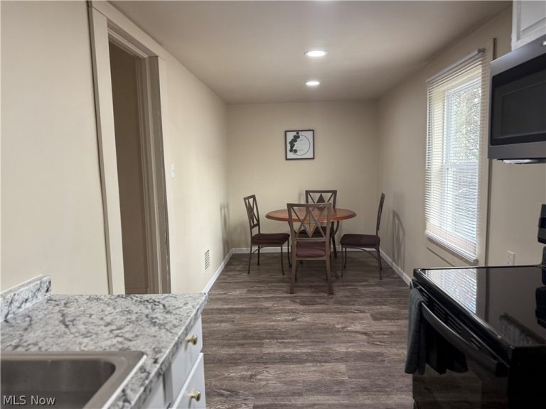 506 Woodlawn Road, Steubenville, OH - Photo 8