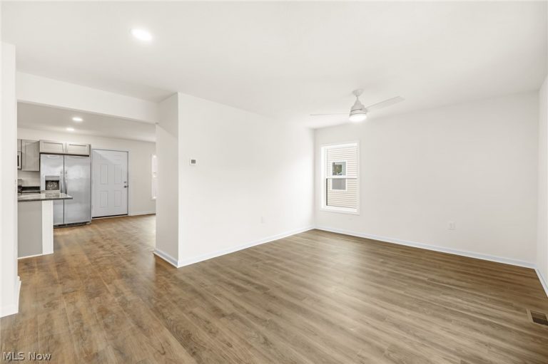 1334 Hazelwood Ave, Akron, OH - Photo 3