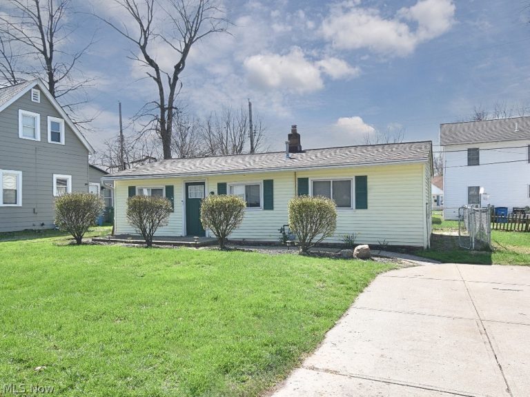33850 Beachpark Drive, Eastlake, OH - Photo 3