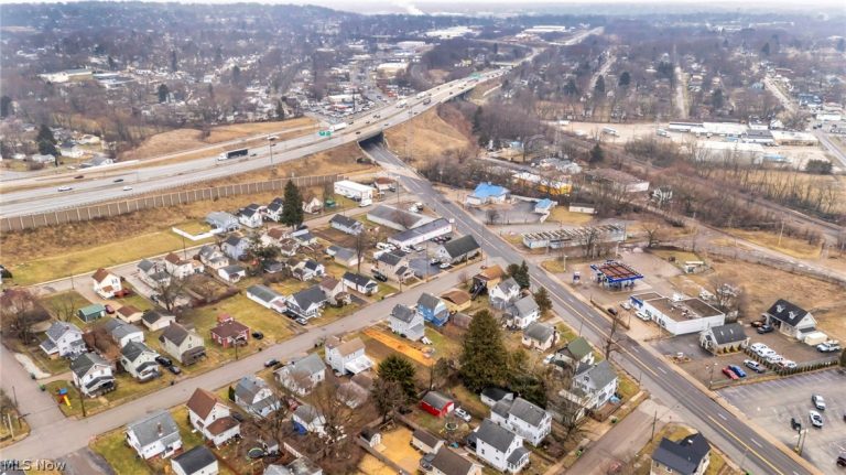 52 Norwood Street, Barberton, OH - Photo 7