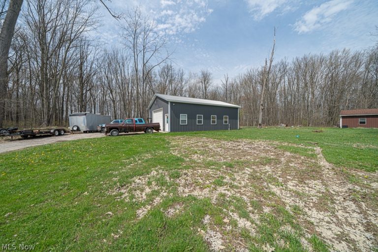 10396 Dewhurst Road, Elyria, OH - Photo 2