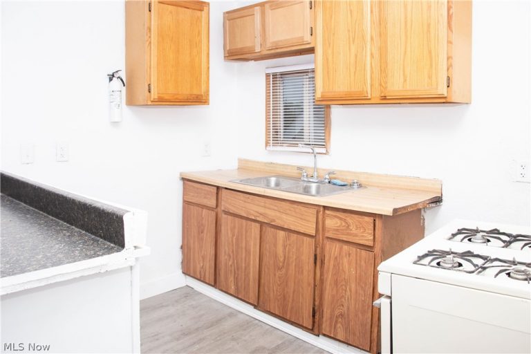 923 Baughman Street #C, Akron, OH - Photo 2