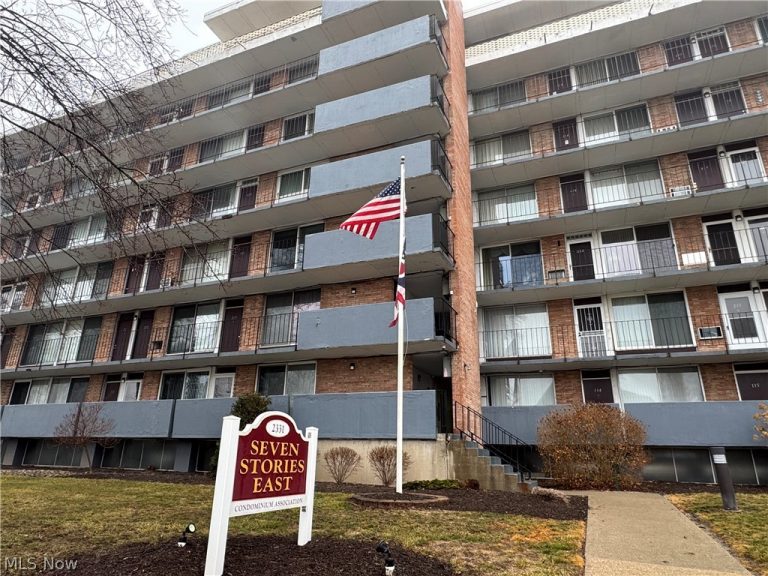 2331 Market Street #202, Akron, OH, 44312