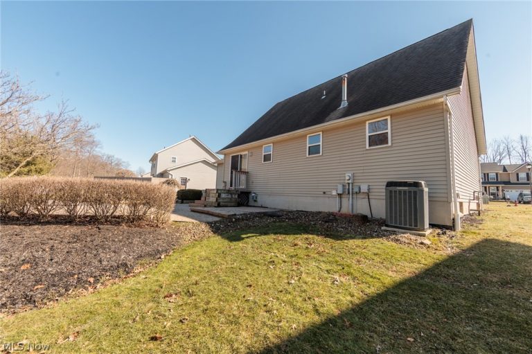 819 Savannah Trail, Medina, OH - Photo 3