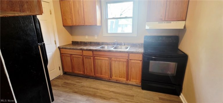 147 Brighton Drive, Akron, OH - Photo 6