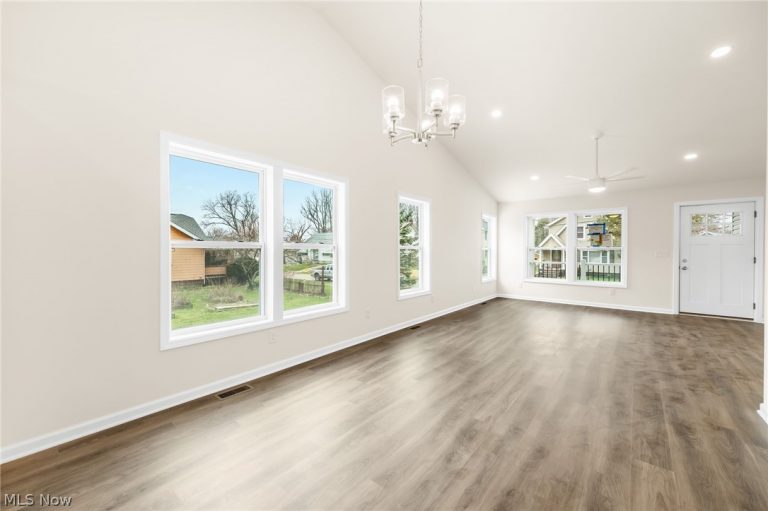 1328 Hazelwood, Akron, OH - Photo 4