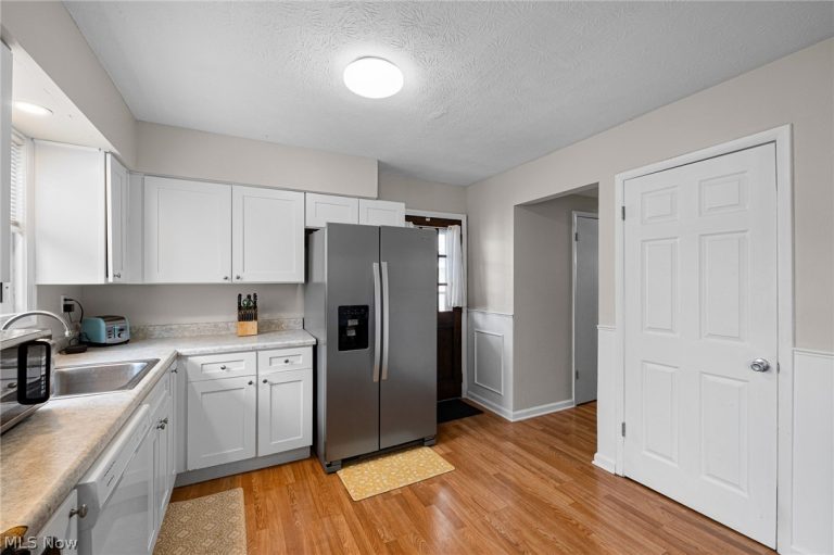 1371 Sorin Avenue, Akron, OH - Photo 3