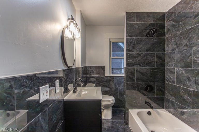 538 Redondo Road, Youngstown, OH - Photo 6