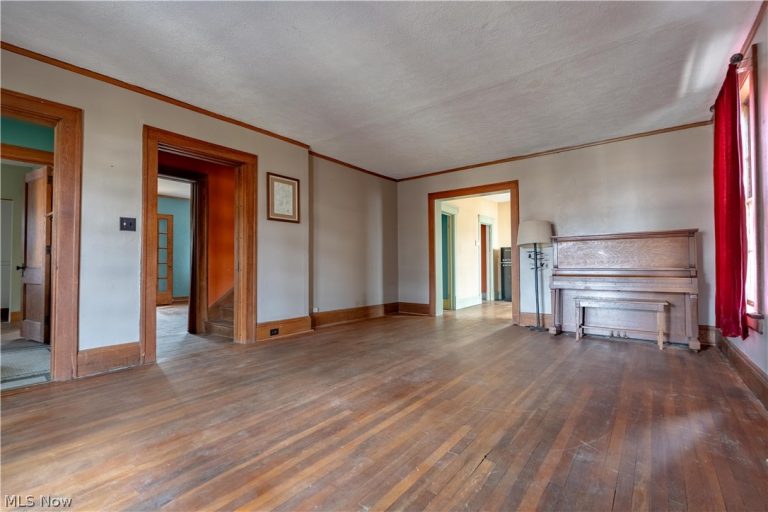 1568 Exchange Street, Akron, OH - Photo 6