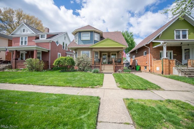 716 Dawson Street, Uhrichsville, OH, 44683