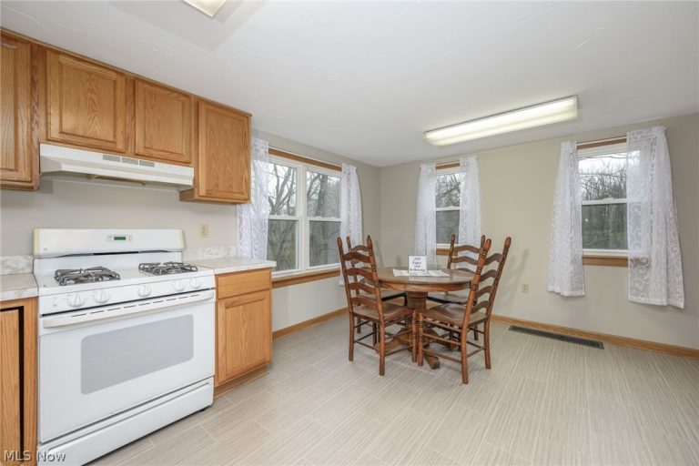 1069 Nimisila Road, New Franklin, OH - Photo 8