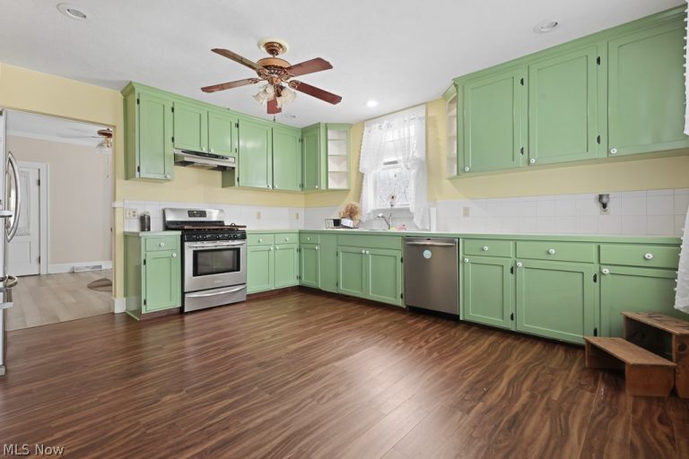 2145 Cherry Avenue, Alliance, OH - Photo 5