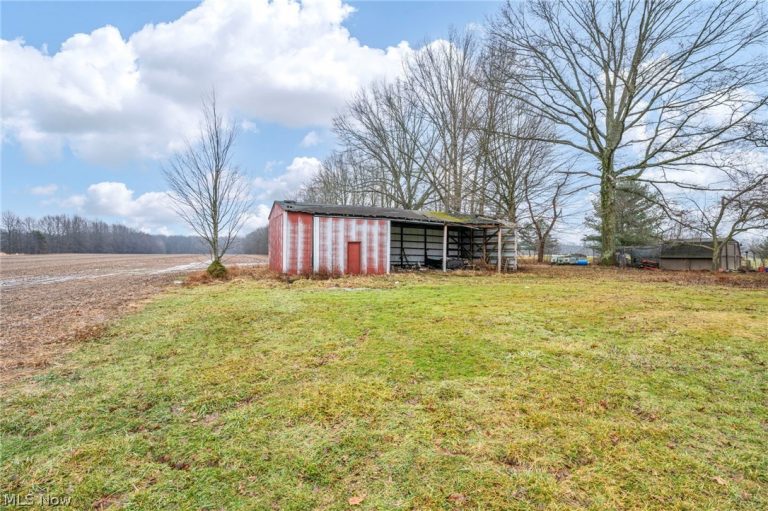 7182 State Route 45, North Bloomfield, OH - Photo 8