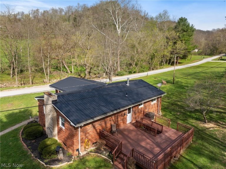 55291 Town Hill Road, Jacobsburg, OH - Photo 8
