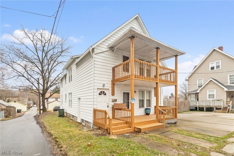 2112 Iris Court, Canton, OH - Photo 3