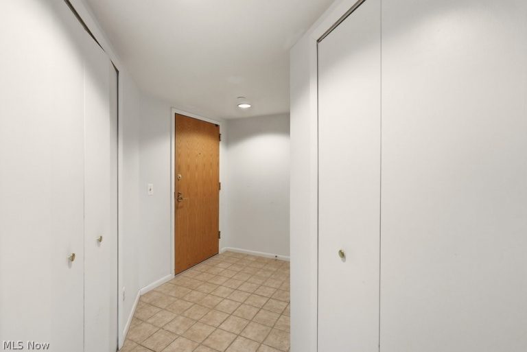 160 Fox Hollow Drive #406, Mayfield Heights, OH - Photo 3
