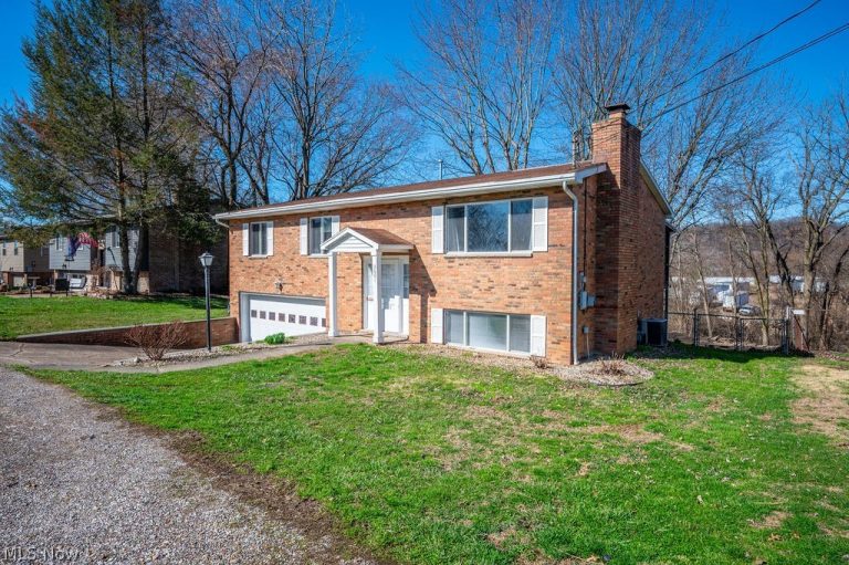 3601 1st Avenue, Vienna, WV - Photo 2