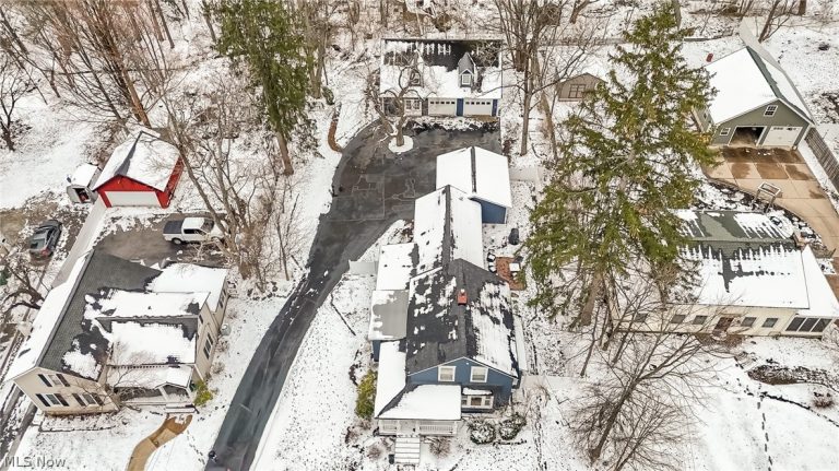 224 Hambden, Chardon, OH - Photo 6