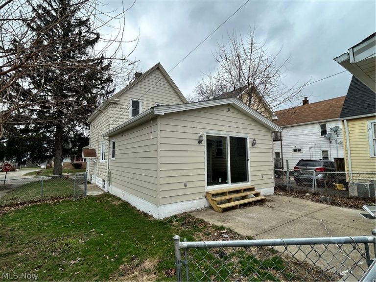 4881 85th Street, Garfield Heights, OH - Photo 5