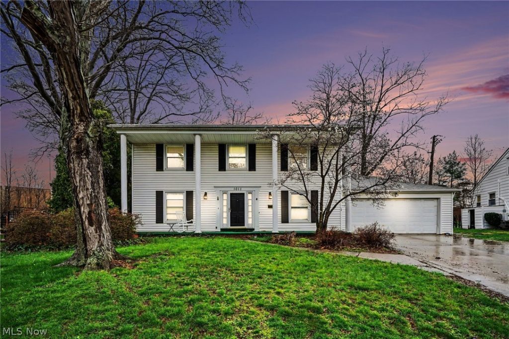 1011 Chatham Place, Rocky River, OH