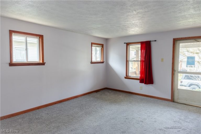 1177 Neptune Avenue, Akron, OH - Photo 6