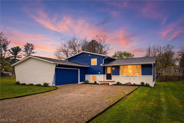 8621 Morrilton Cir NW, North Canton, OH, 44720