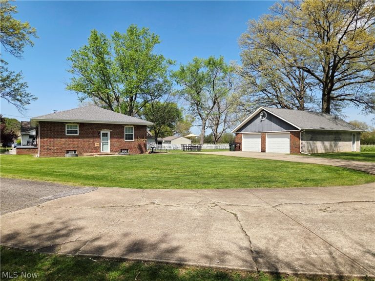 5869 Oberlin Road, Amherst, OH - Photo 3