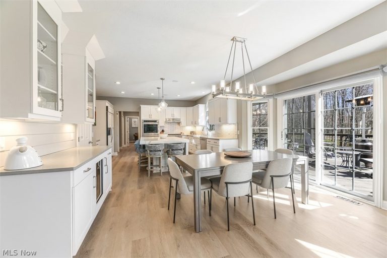 6487 Dorset Lane, Solon, OH - Photo 8