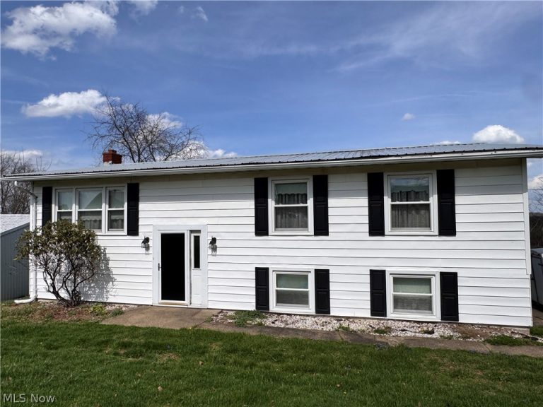 60945 Sandy Ridge Road, Barnesville, OH - Photo 2