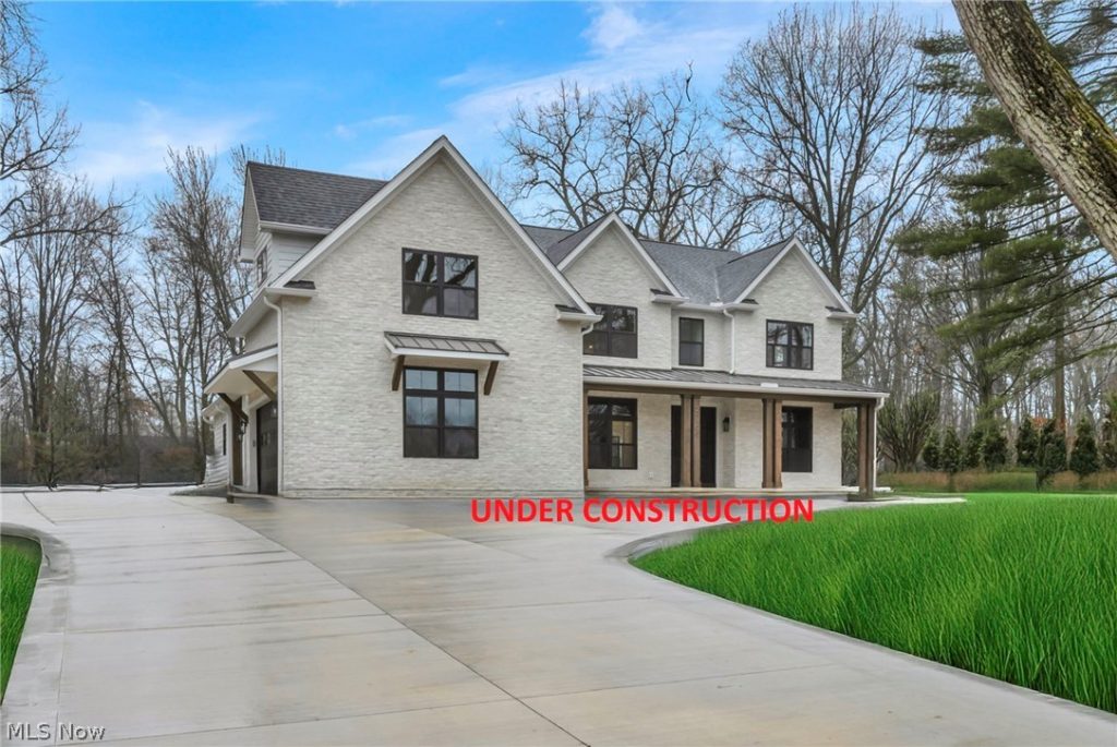 690 Club Drive, Aurora, OH