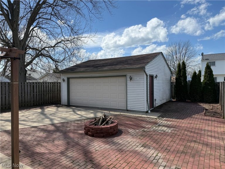 1030 349th Street, Eastlake, OH - Photo 5