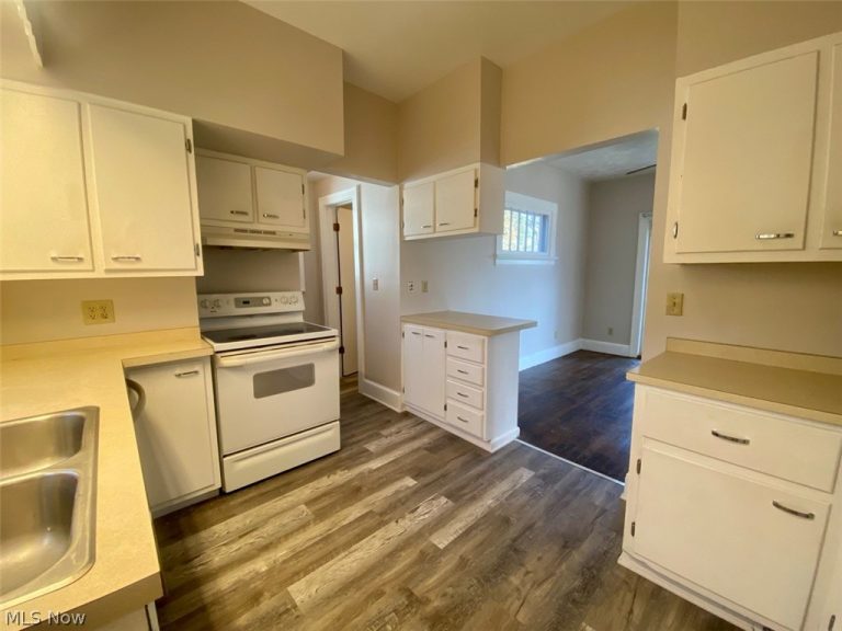 623 Doris Avenue, Akron, OH - Photo 3