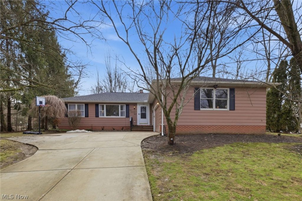 132 Eldridge Road, Aurora, OH
