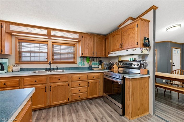 6502 Park Avenue, Bristolville, OH - Photo 8